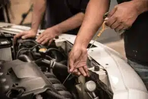 pequenos reparos em carros